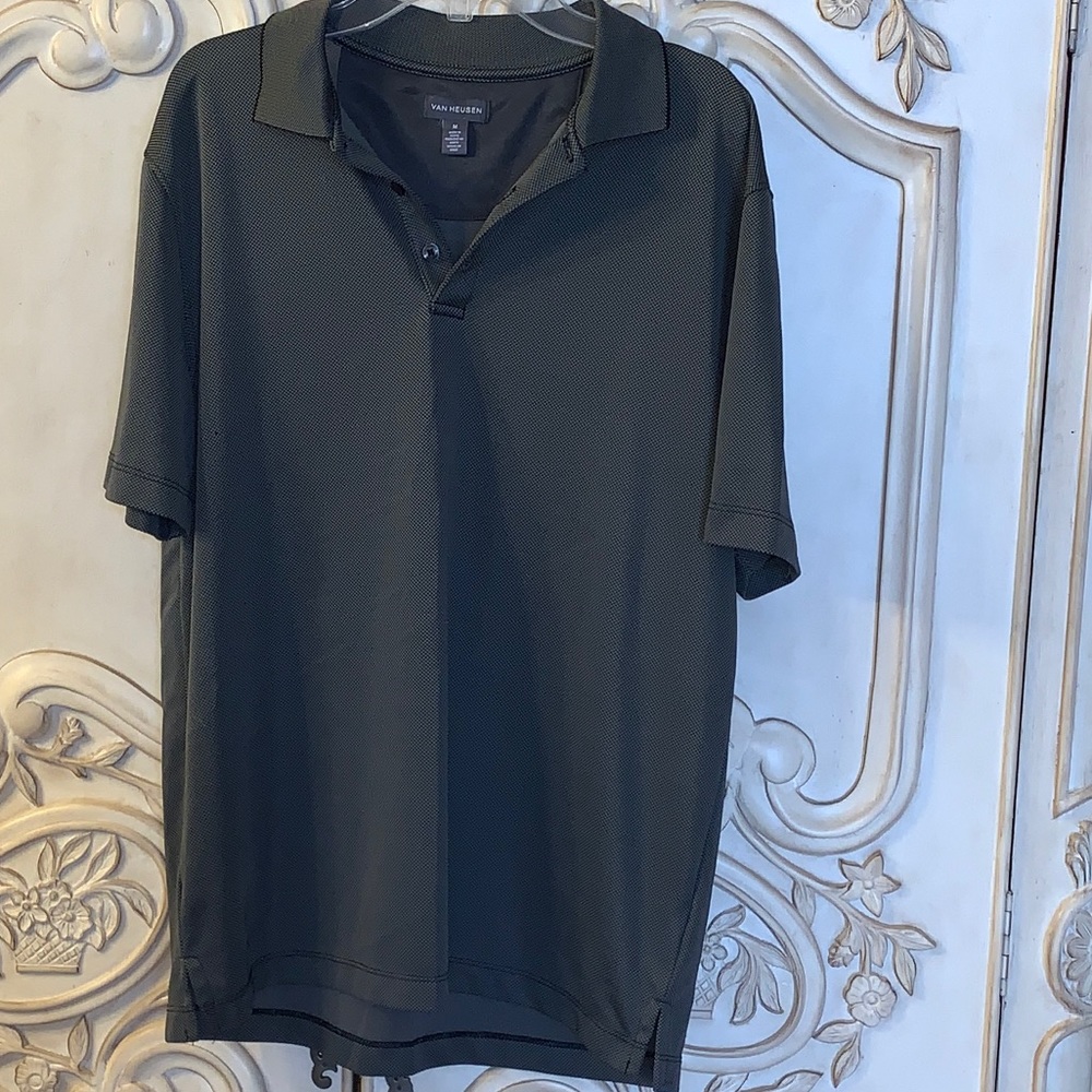 Van Heusen polo shirt. M